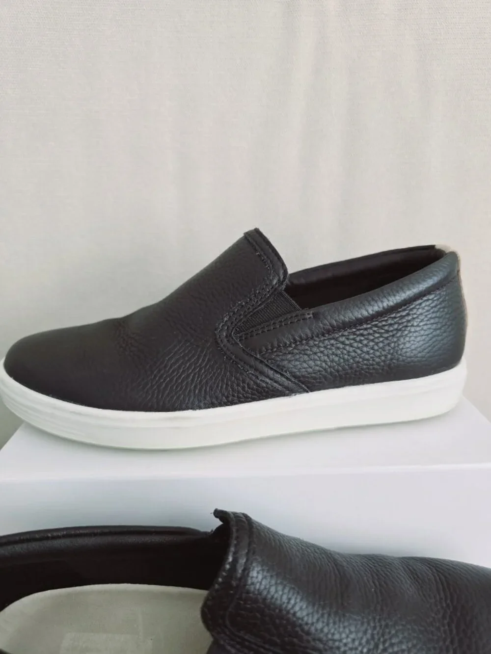 Ecco Soft 7 Black Slip On Loafer Shoes 6 6.5 - 37 Leather Womens Flat Shoes